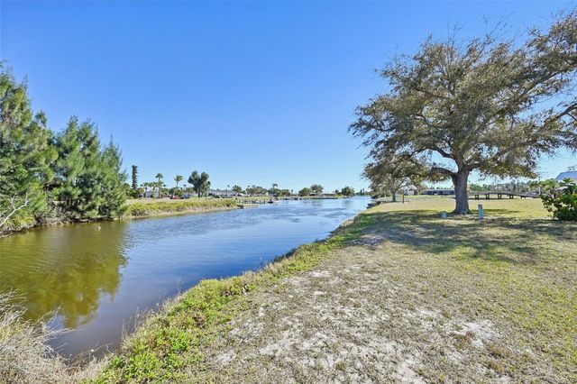 124 BOUNDARY BOULEVARD, Rotonda West, FL 33947