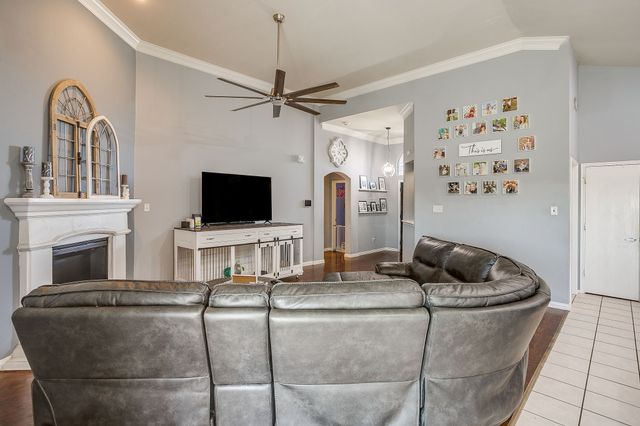 1209 Spanish Moss Drive, Burleson, TX 76028