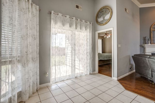 1209 Spanish Moss Drive, Burleson, TX 76028