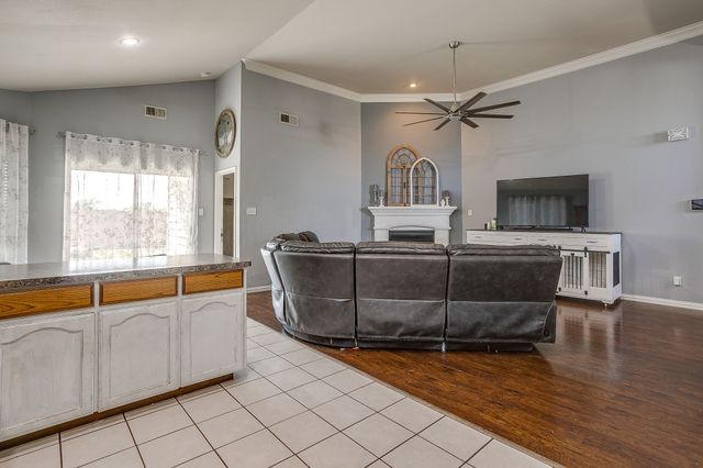 1209 Spanish Moss Drive, Burleson, TX 76028