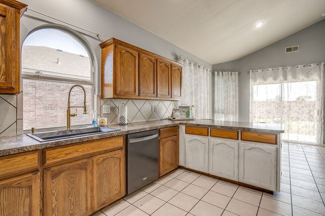 1209 Spanish Moss Drive, Burleson, TX 76028