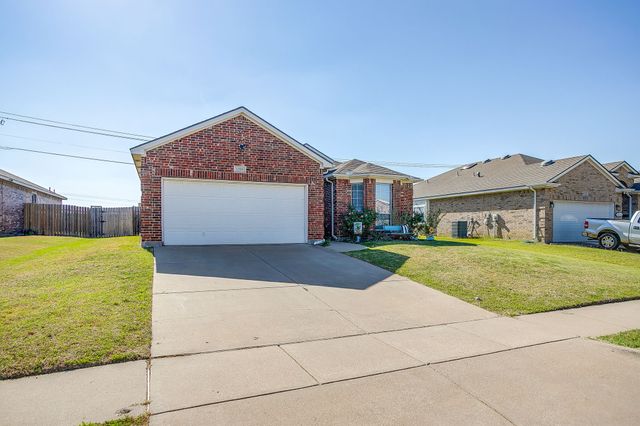 1209 Spanish Moss Drive, Burleson, TX 76028