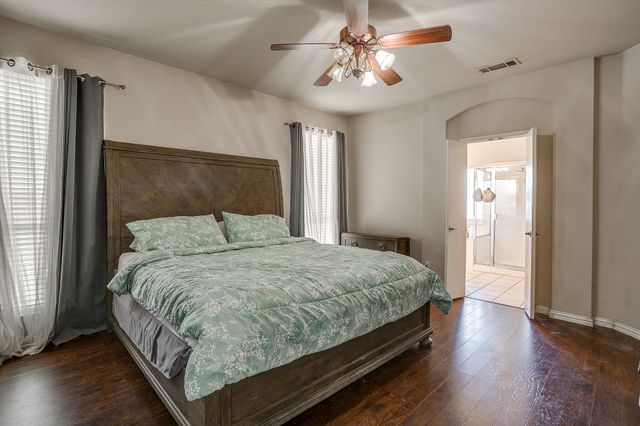 1209 Spanish Moss Drive, Burleson, TX 76028