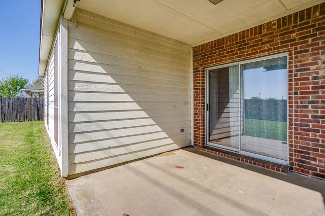 1209 Spanish Moss Drive, Burleson, TX 76028