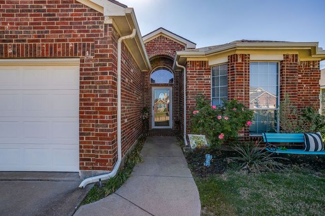 1209 Spanish Moss Drive, Burleson, TX 76028