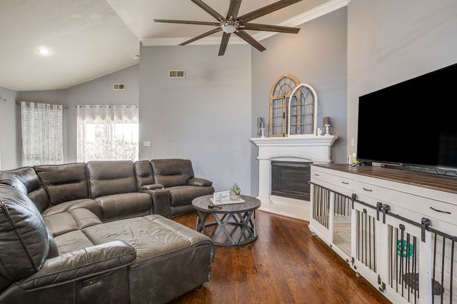 1209 Spanish Moss Drive, Burleson, TX 76028