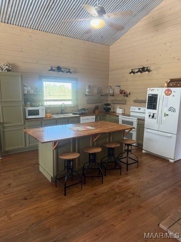 5326 Coosa River Road, Deatsville, AL 36022