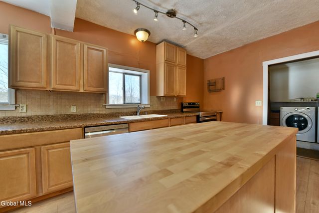 209 Lake Avenue, Lake Luzerne, NY 12846