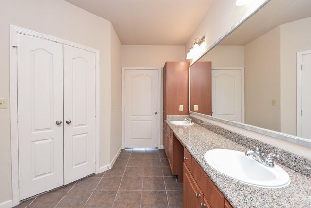 1711 Old Spanish Trail 217, Houston, TX 77054