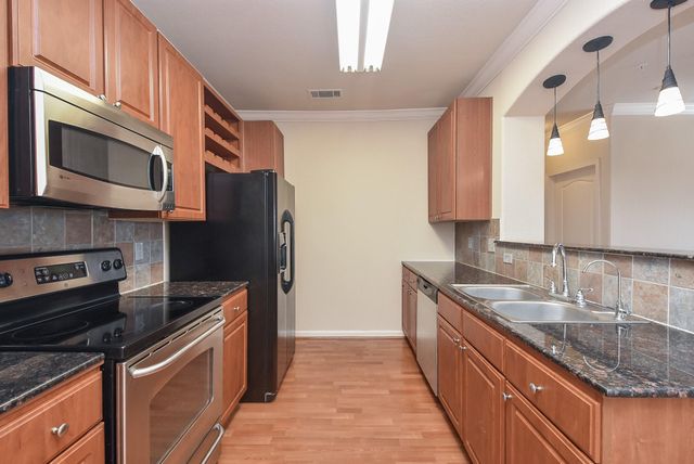 1711 Old Spanish Trail 217, Houston, TX 77054