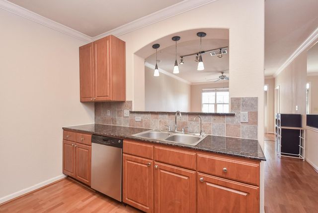 1711 Old Spanish Trail 217, Houston, TX 77054