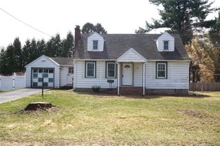18 Crumwold Place, Hyde Park, NY 12538