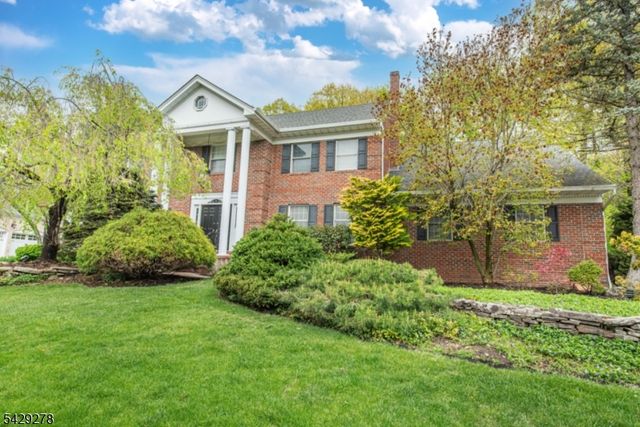 14 Fox Run, North Caldwell Boro, NJ 07006