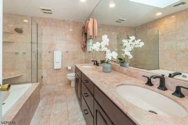 14 Fox Run, North Caldwell Boro, NJ 07006