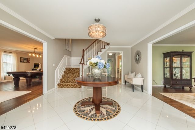 14 Fox Run, North Caldwell Boro, NJ 07006