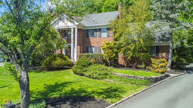 14 Fox Run, North Caldwell Boro, NJ 07006