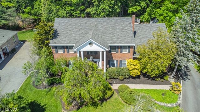14 Fox Run, North Caldwell Boro, NJ 07006