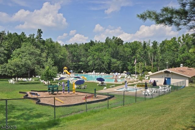 14 Fox Run, North Caldwell Boro, NJ 07006