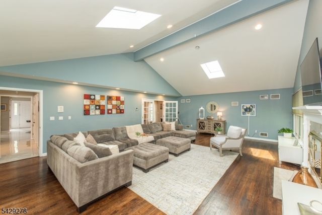 14 Fox Run, North Caldwell Boro, NJ 07006