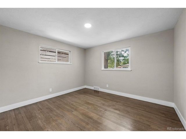 9801 E 8th Ave, Aurora, CO 80010