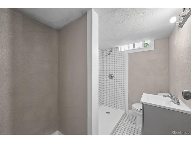 9801 E 8th Ave, Aurora, CO 80010