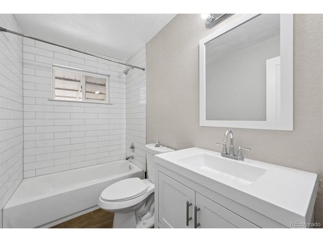 9801 E 8th Ave, Aurora, CO 80010