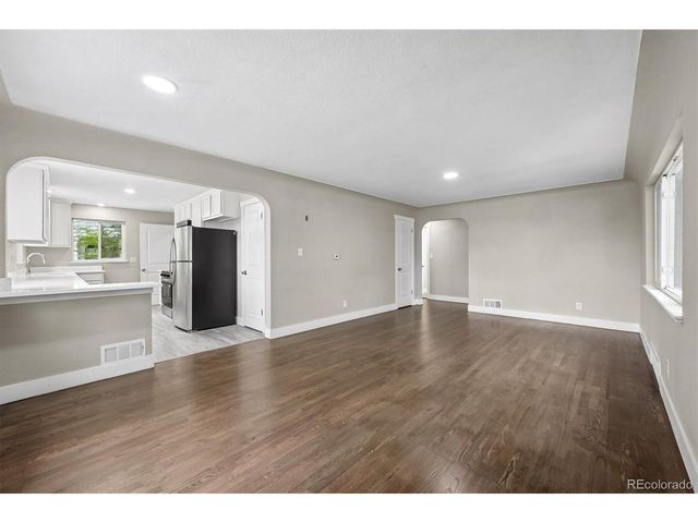 9801 E 8th Ave, Aurora, CO 80010