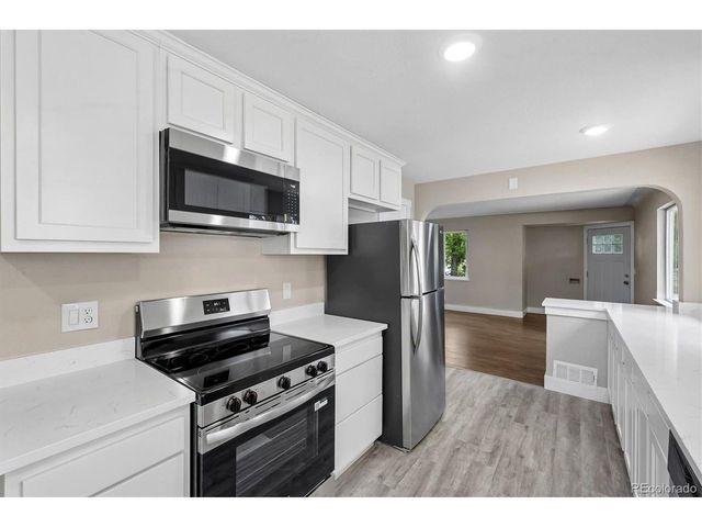 9801 E 8th Ave, Aurora, CO 80010