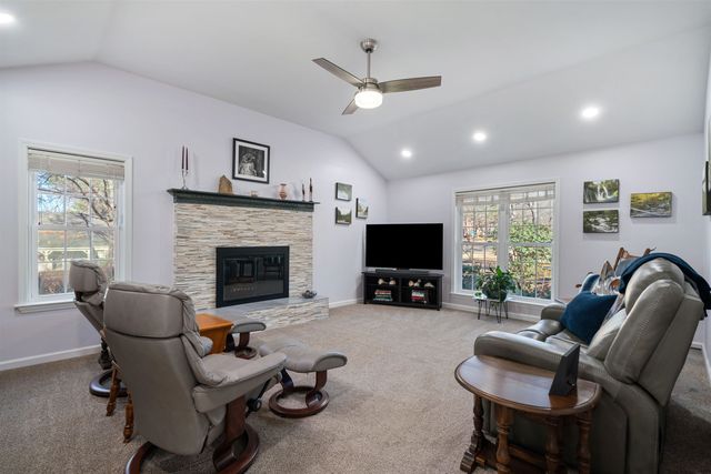 2153 WOOD CREEK DR, Germantown, TN 38138