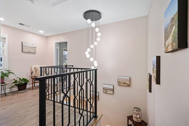 2153 WOOD CREEK DR, Germantown, TN 38138