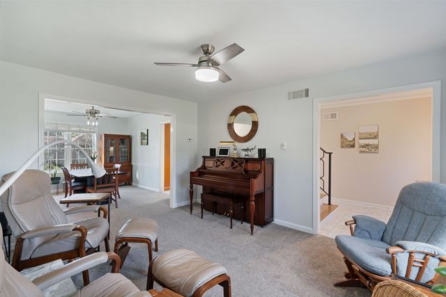 2153 WOOD CREEK DR, Germantown, TN 38138