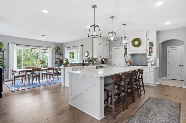 16106 Estate Lane, Lakeville, MN 55044