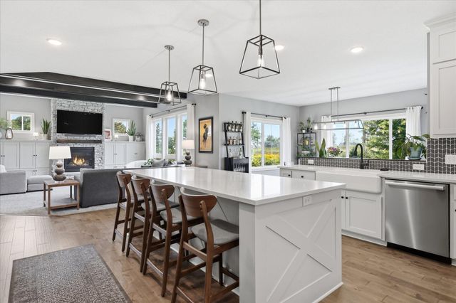 16106 Estate Lane, Lakeville, MN 55044