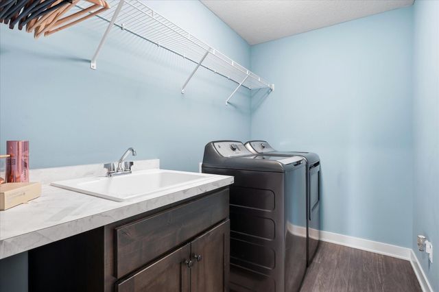 16106 Estate Lane, Lakeville, MN 55044