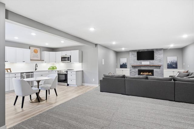 16106 Estate Lane, Lakeville, MN 55044