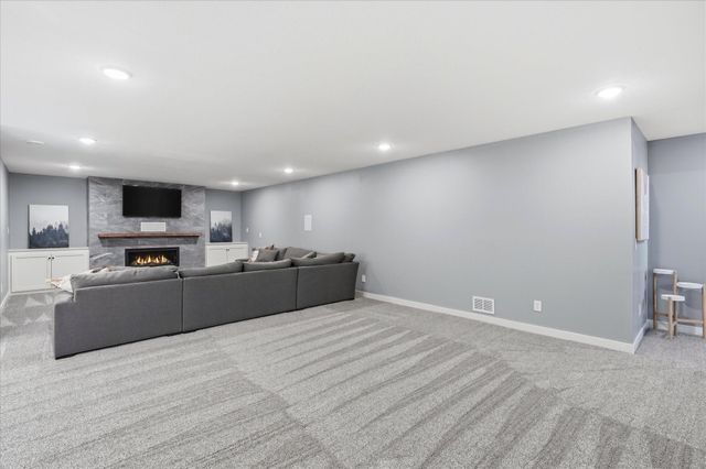 16106 Estate Lane, Lakeville, MN 55044