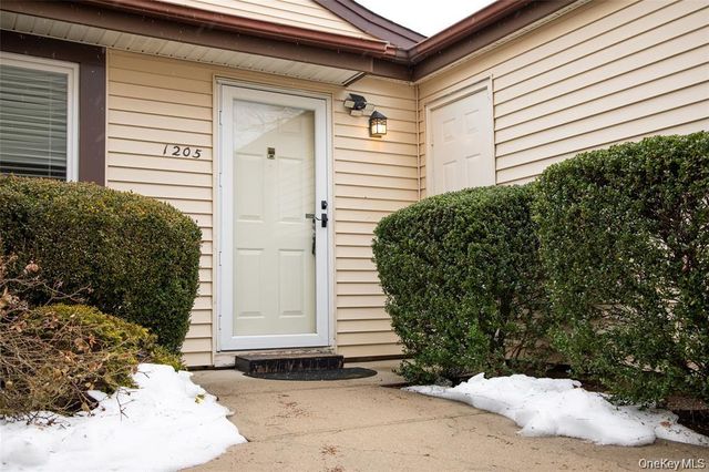 1205 Gotham Drive, Saint James, NY 11780