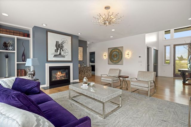 2760 N Territorial Road W, Ann Arbor, MI 48105