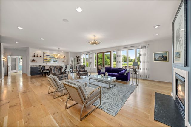 2760 N Territorial Road W, Ann Arbor, MI 48105