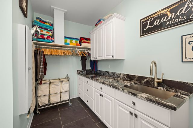 2760 N Territorial Road W, Ann Arbor, MI 48105