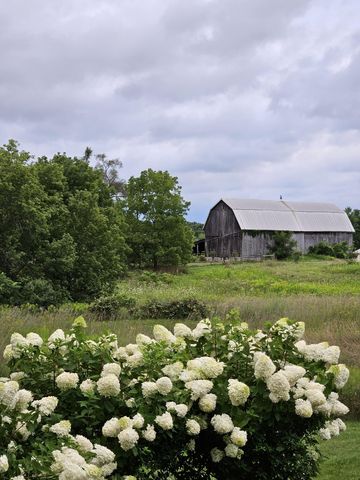 2760 N Territorial Road W, Ann Arbor, MI 48105