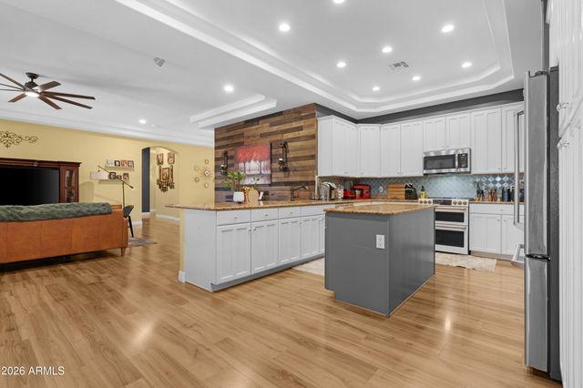 661 W RHEA Road, San Tan Valley, AZ 85143