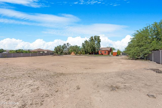 661 W RHEA Road, San Tan Valley, AZ 85143