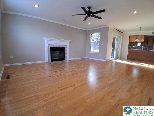 1607 Briarwood Lane A, Bethlehem Twp, PA 18020