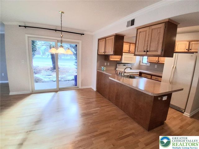 1607 Briarwood Lane A, Bethlehem Twp, PA 18020