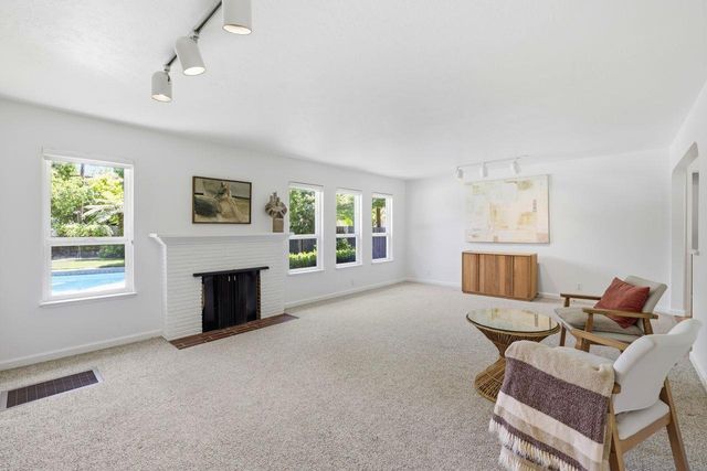 800 Piedmont Dr, Sacramento, CA 95822