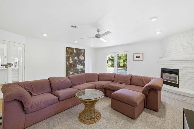 800 Piedmont Dr, Sacramento, CA 95822