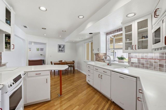 800 Piedmont Dr, Sacramento, CA 95822