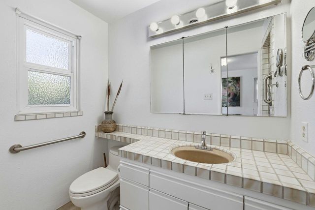 800 Piedmont Dr, Sacramento, CA 95822