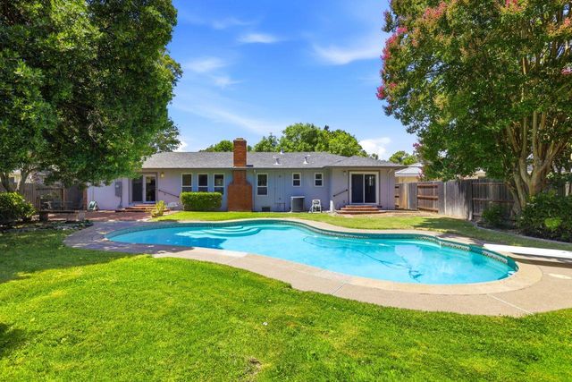 800 Piedmont Dr, Sacramento, CA 95822